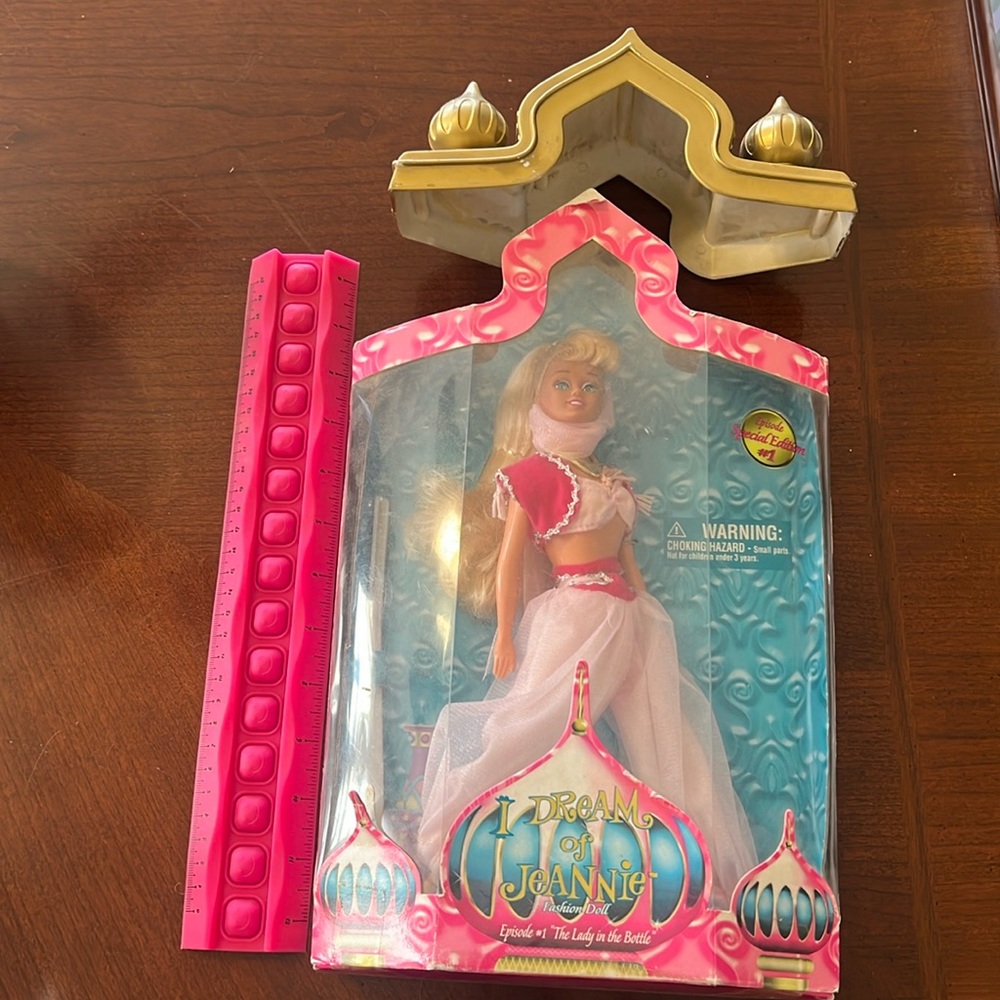 I Dream Of Jeannie Fashion Doll Trendmasters Lady in the Bottle 1996 in Box
